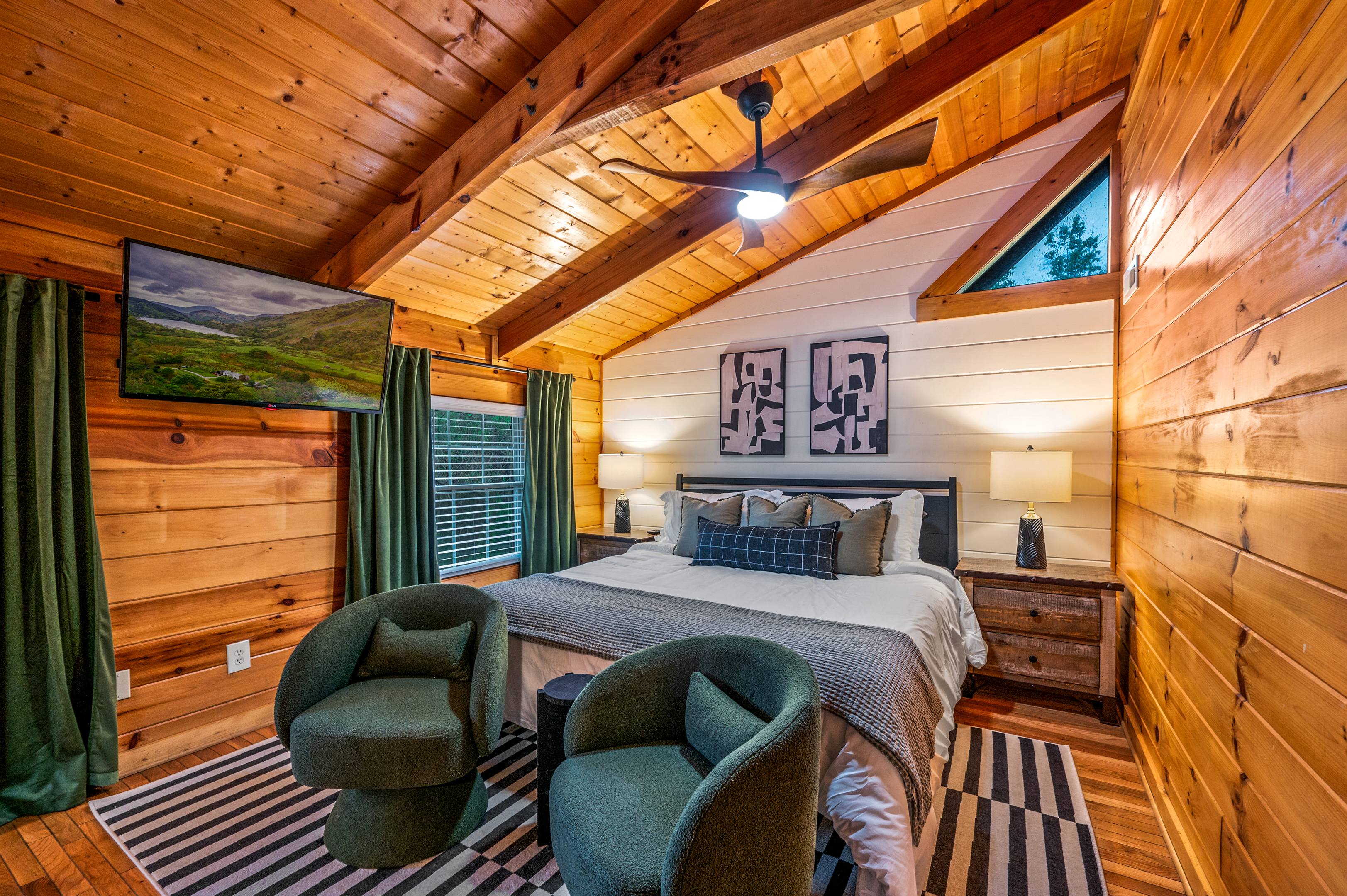 Absolute Bearadise - Luxury Smoky Mountain Cabin Rental | Hot Tub